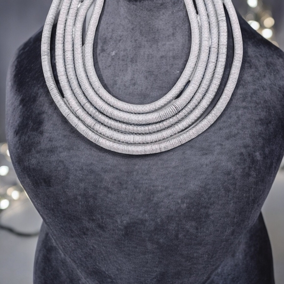 Fashion Silver Tone Multi Layered Magnet Lock Necklace Women’s Choker Necklace - Picture 1 of 4